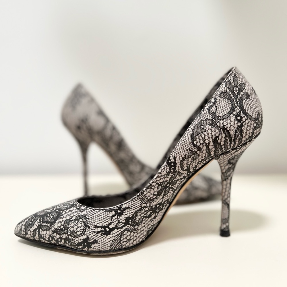 GORGEOUS DOLCE & GABBANA BLACK CHANTILLY LACE PRINTED LEATHER POINTED TOE PUMPS‎ - Picture 6 of 12